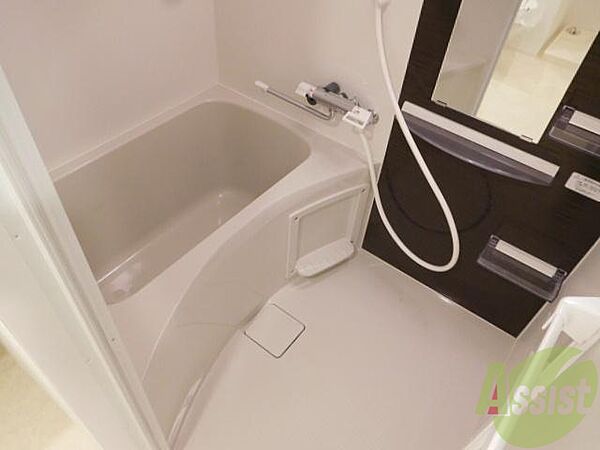 画像4:浴室乾燥機の付いたお風呂ですよ。