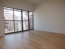 春日町6-18建物 201 2階1Kのリビング/ダイニング