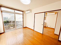 フラットアオイ 105 1階2DKのリビング/ダイニング