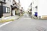 外観：前面道路　南東側4ｍ公道