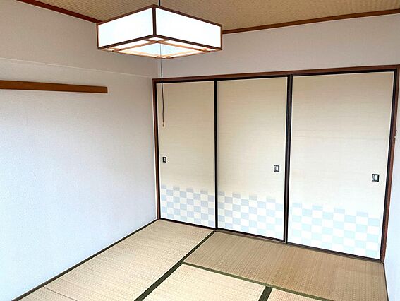 南側和室6帖。...
