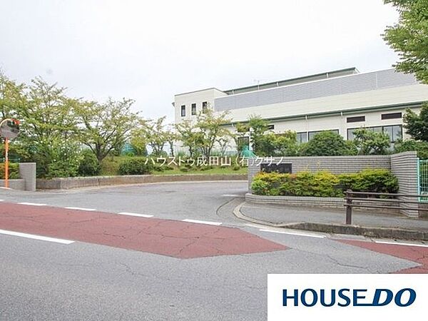 平成小学校 1370m