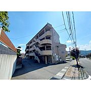 小諸駅より徒歩14分 築36年7ヶ月 4階建の賃貸物件