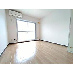 JR小海線 龍岡城駅 3.2kmの賃貸マンション 1階1Kのリビング/ダイニング