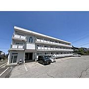 龍岡城駅より徒歩40分 築30年7ヶ月 3階建の賃貸物件