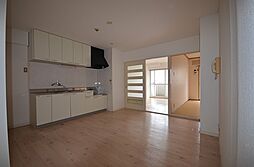 ファーレ高須 402 4階3LDKのリビング/ダイニング