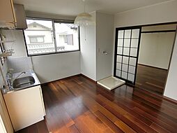 グラティアーK 201 2階2DKのリビング/ダイニング