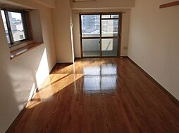 ラフィネ牛田本町 102 1階1Kのリビング/ダイニング