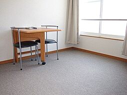 レオパレスH.H.K 105 1階1Kのリビング/ダイニング