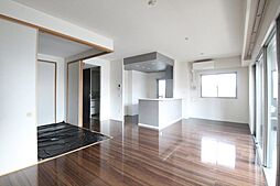 サーパス平和公園 703 7階4LDKのリビング/ダイニング