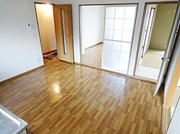 イーストフィールド壱番館 202 2階3DKのリビング/ダイニング