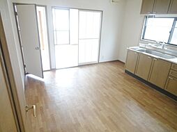 ジュネス新田B棟 203 2階3LDKのリビング/ダイニング