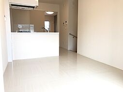 エバーハイツ泉 202 2階1LDKのリビング/ダイニング