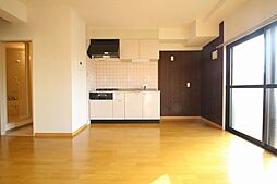 ユートピア舟入中町 202 2階1LDKのリビング/ダイニング