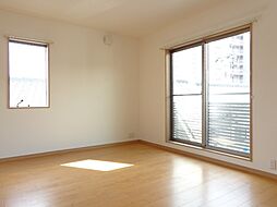 シャングリラ緑井 202 2階1LDKのリビング/ダイニング