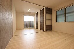 ミルフォード白島 102 1階1LDKのリビング/ダイニング