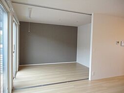 アザレア 102 1階2LDKのリビング/ダイニング