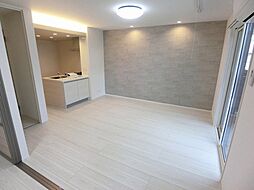 フォレスト 102 1階1LDKのリビング/ダイニング