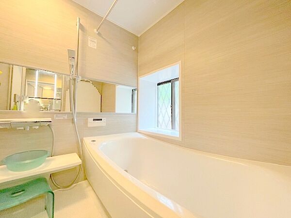 中古にはうれしい浴室暖房換気乾燥機やオートバスつきのシステムバス日　々の疲れをいやしてくれるゆっ