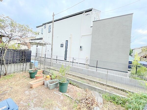 ガーデニングやDIYが楽しめて趣味の幅が広がるお庭つき　お気軽にアムティックまでお問い合わせくださ