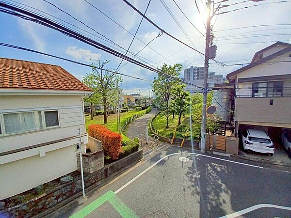 2022年竣工の美邸。室内大変キレイです是非現地にてご体感ください。南東角地の陽当たり＆通風良好な