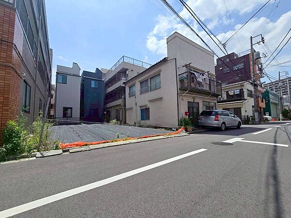 前面は約6．0ｍ公道で開放的＆駐車がしやすいロケーションとなっております専属設計士が手掛けるハイス