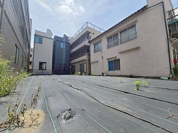 前面は約6．0ｍ公道で開放的＆駐車がしやすいロケーションとなっております専属設計士が手掛けるハイス