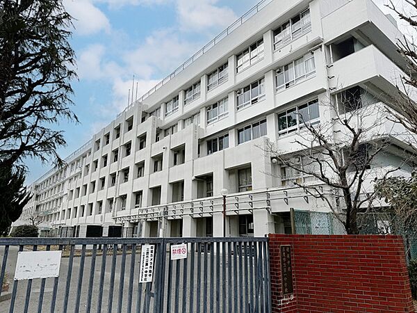 連雀学園三鷹市立第一中学校まで1800m