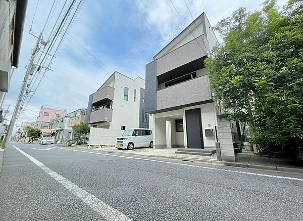 リフォーム完了しました室内大変キレイです。まるで新築のような美しい仕上がりながら、立地や価格は中古