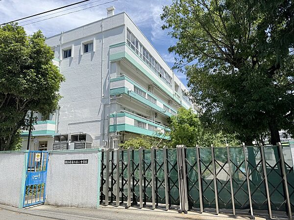 国分寺市立第二中学校まで1813m