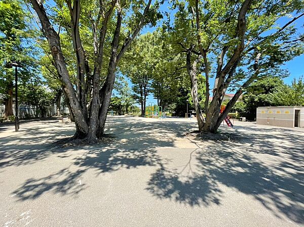 下高井戸公園まで584m