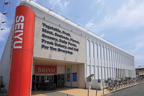 西友 浜田山店まで631m