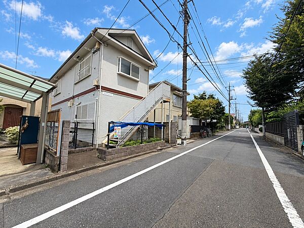 古家が残っています。お引き渡し時期や条件については、お気軽にご相談ください前面は約6.0ｍ公道で開放