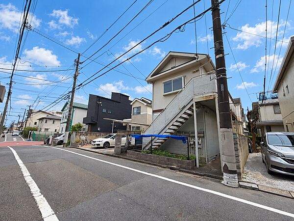 古家が残っています。お引き渡し時期や条件については、お気軽にご相談ください前面は約6.0ｍ公道で開放