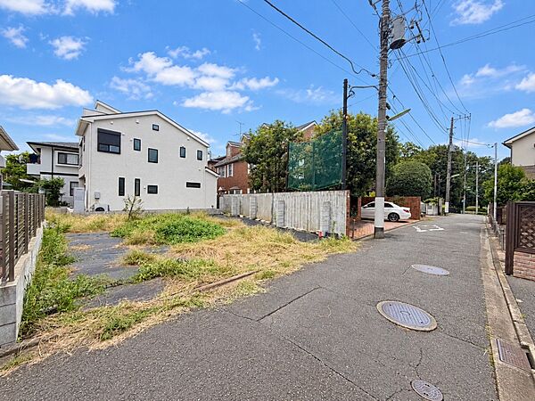 お客様のお好みのＰＬＡＮ＆ハウスメーカーでご建築可能な宅地分譲小学校徒歩1分、祖師谷公園徒歩2分な