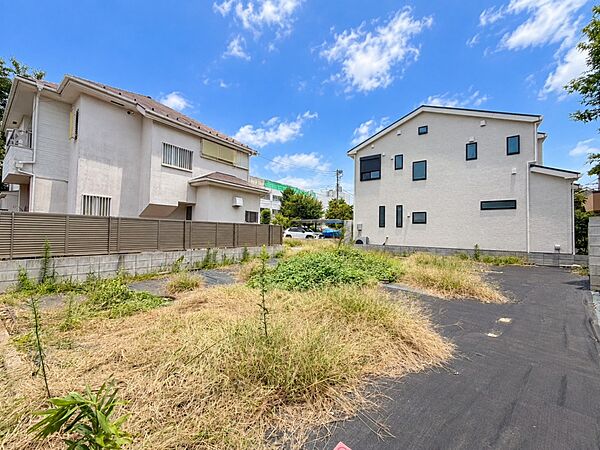 お客様のお好みのＰＬＡＮ＆ハウスメーカーでご建築可能な宅地分譲小学校徒歩1分、祖師谷公園徒歩2分な