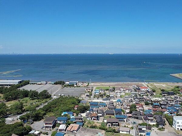 海まで徒歩８分、リゾート暮らしを満喫できる立地