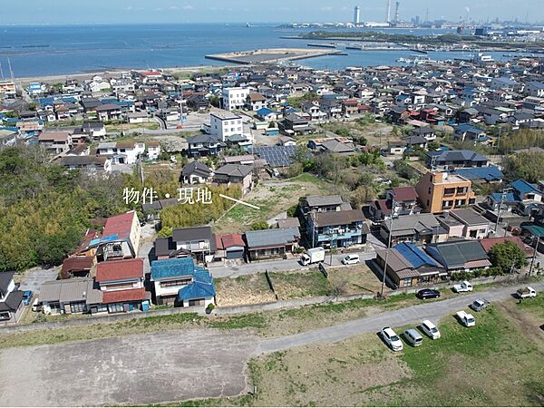 海と緑に抱かれるロケーション。海まで徒歩８分、富津公園隣接