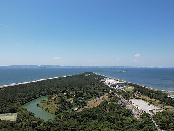徒歩５分の富津公園では海水浴やプール、キャンプや展望台など幅広いレジャーを楽しめる