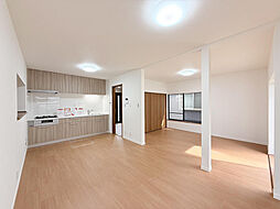 八王子市中野上町４丁目　再生住宅 3LDKのリビング/ダイニング