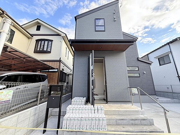 南から明るい光が射し込む陽だまり空間（令和8年1月完成予定）