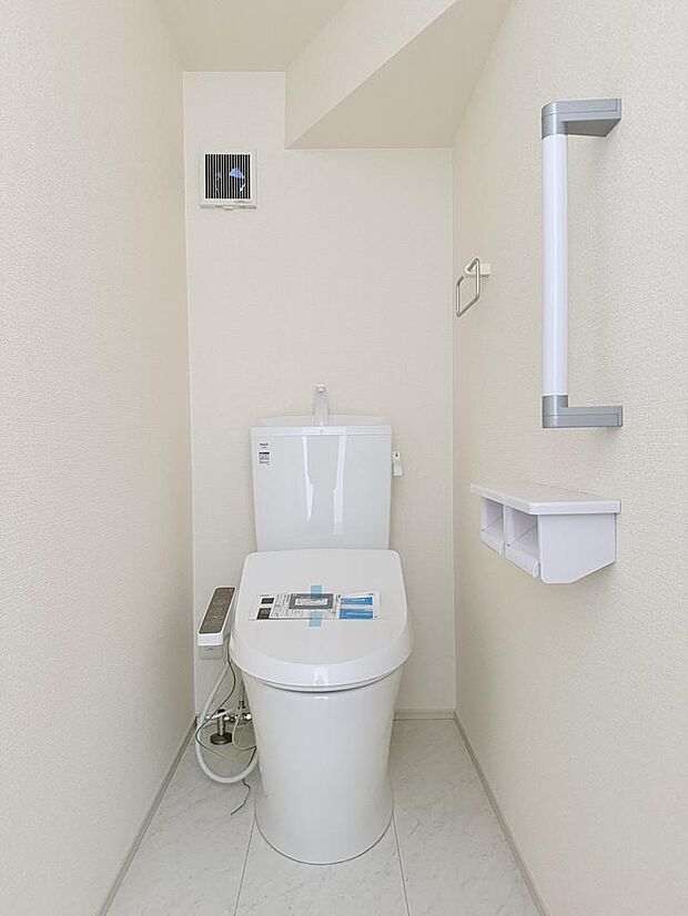 トイレには快適な温水洗浄便座付き（1号棟）
