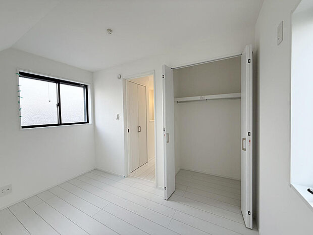 便利な全居室収納スペース付(3F洋室5.3帖)
