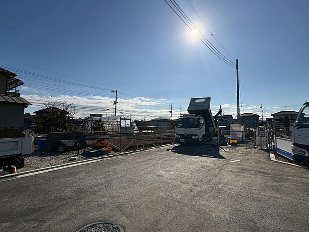 (3・4・5・6号棟前面道路・令和7年12月16日撮影)