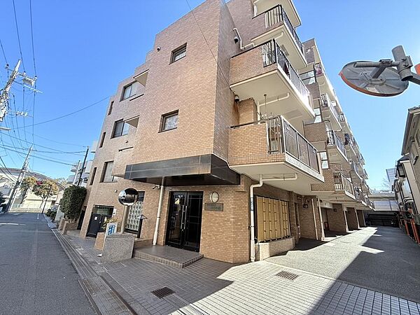 周辺に生活施設がそろい住環境良好です