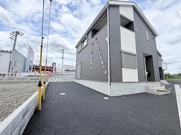 開発現場につき区画整理された綺麗な街並み。（3号棟）