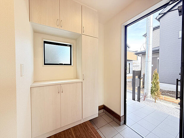 こちらは別の完成物件の写真ですが、現在建築中の物件も近隣の完成物件で内覧可能ですので、お気軽にお問い合わせください。