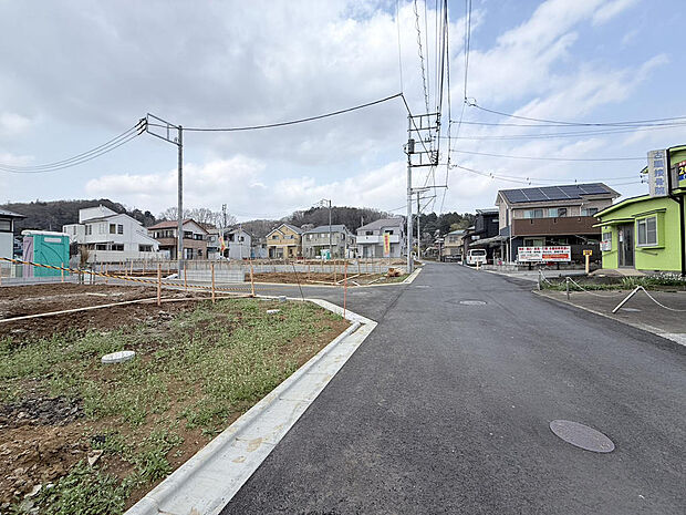 前面道路(R8年3月30日撮影)