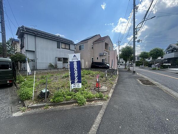 北東角地は日当たり・通風が良好で、隣地からのプライバシーも確保しやすいのが魅力。（R8年6月13日撮影）