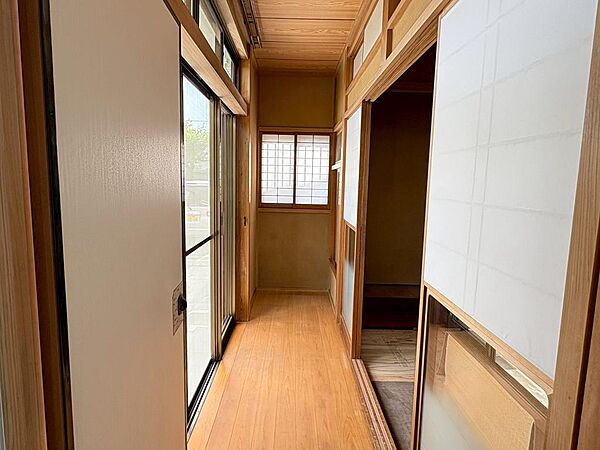縁側のある、どこか懐かしく落ち着く住空間。